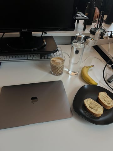 Arbeitsplatz bei OMR Reviews