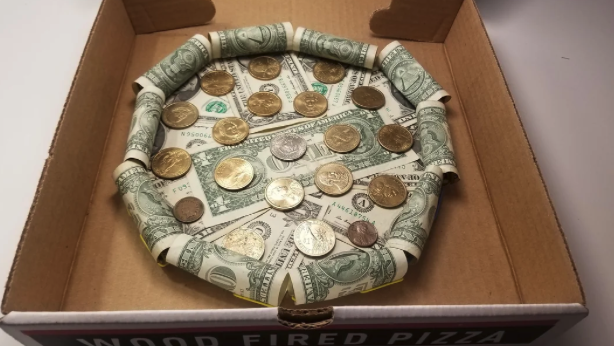 60 Liter Benzin & 1 Pizza